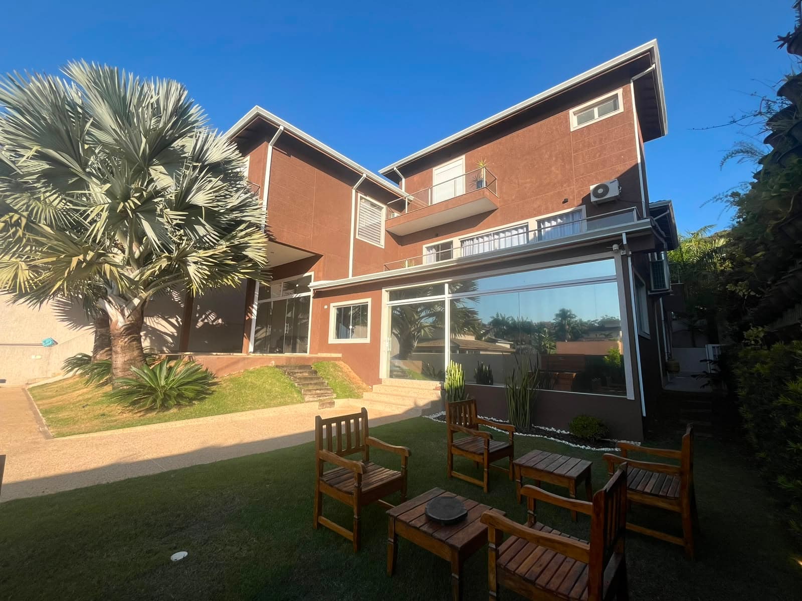 Casa para Locação na Granja Viana – 5 Dormitórios | R$ 25.006/mês